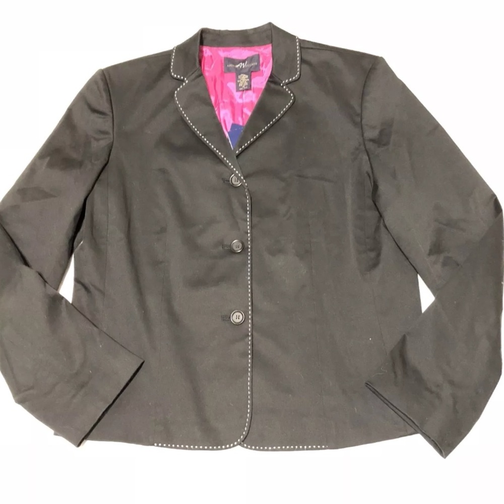 ⬇️$50 Andrea Viccaro Button Down blazer jacket